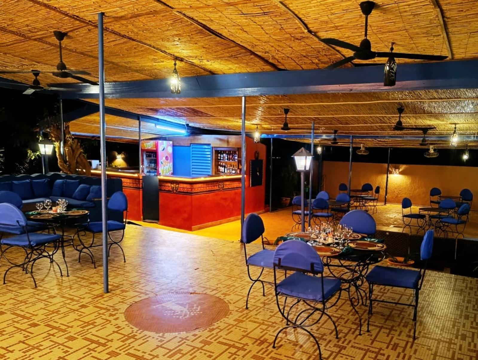 Hotel Les Palmiers 와가두구 외부 사진